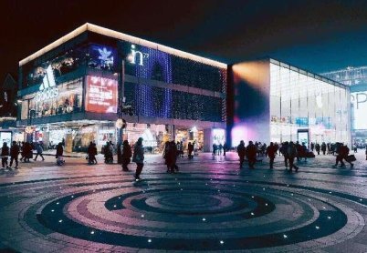杭州湖濱銀泰in77LED大屏廣告 視覺與創意的完美融合